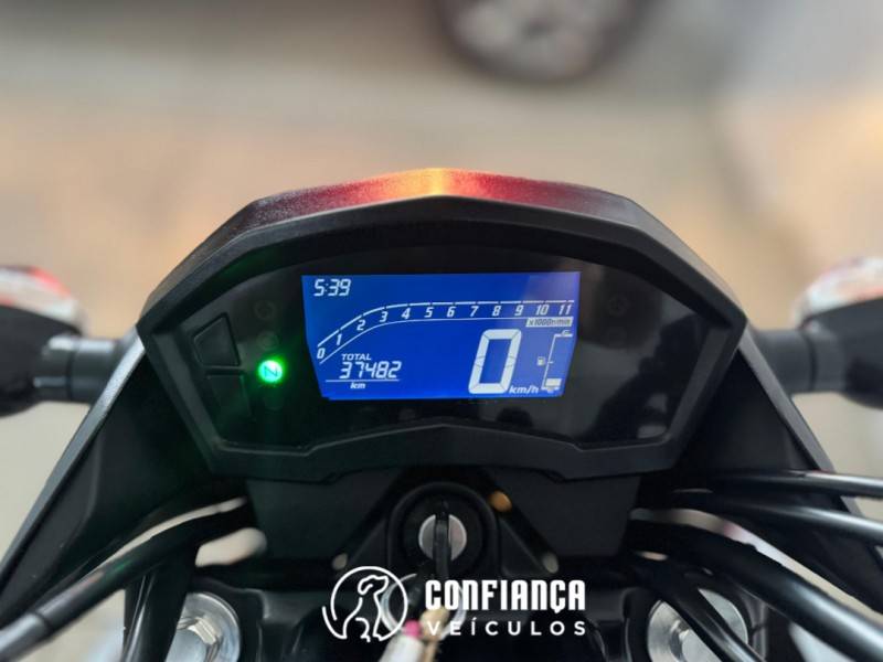 HONDA - CB 250F TWISTER - 2017/2018 - Prata - R$ 18.900,00