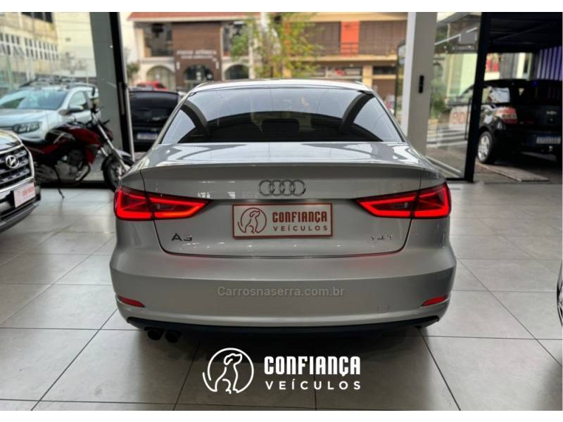 AUDI - A3 - 2014/2014 - Prata - R$ 77.900,00