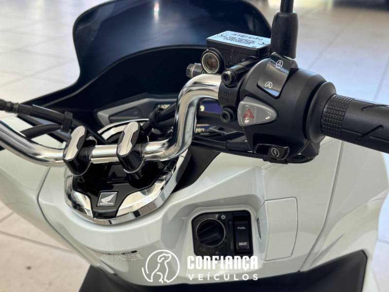 HONDA - PCX - 2023/2023 - Branca - R$ 20.900,00