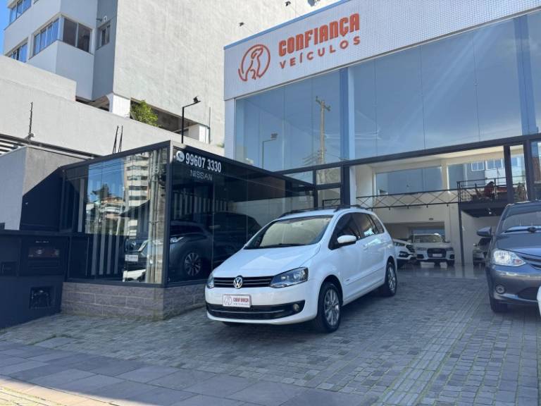 VOLKSWAGEN - SPACEFOX - 2012/2013 - Branca - R$ 39.900,00