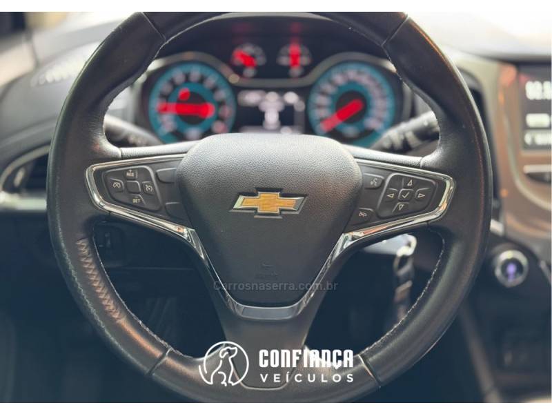 CHEVROLET - CRUZE - 2018/2019 - Preta - R$ 88.900,00