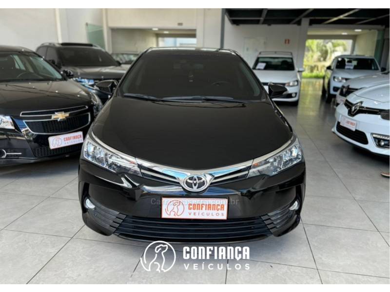 TOYOTA - COROLLA - 2018/2019 - Preta - R$ 112.900,00