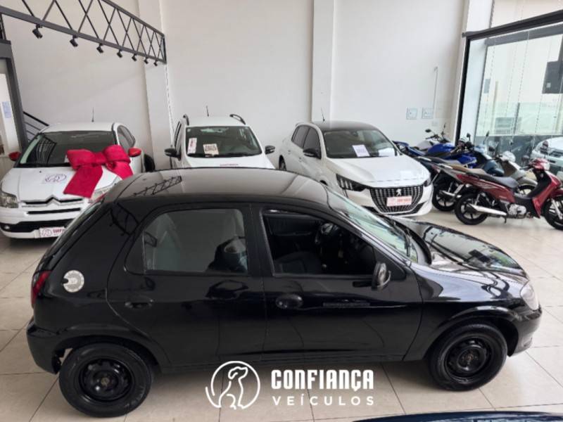 CHEVROLET - CELTA - 2012/2013 - Preta - R$ 24.900,00