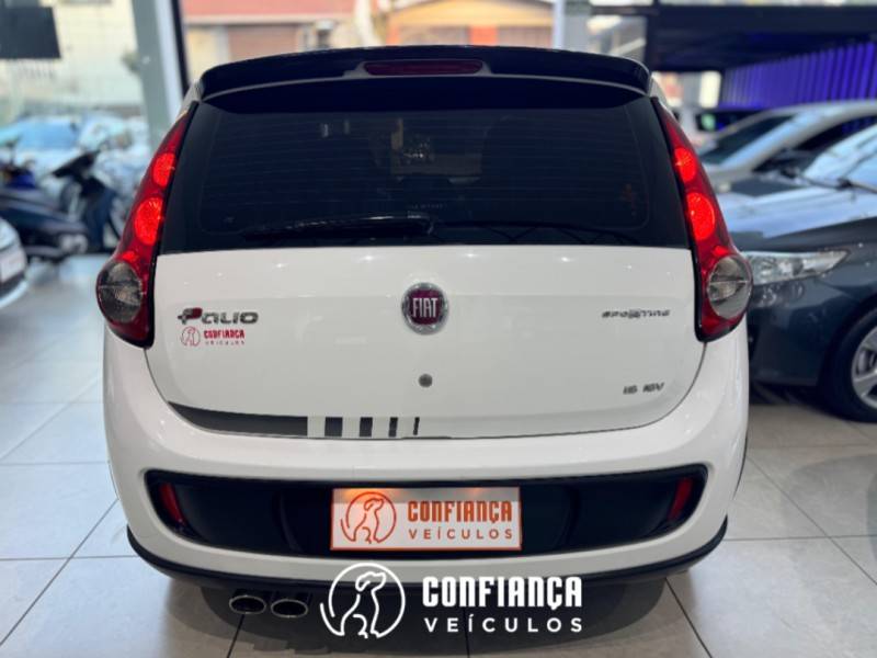 FIAT - PALIO - 2013/2013 - Branca - R$ 42.900,00