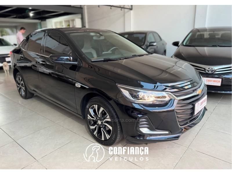 CHEVROLET - ONIX - 2022/2023 - Preta - R$ 92.900,00