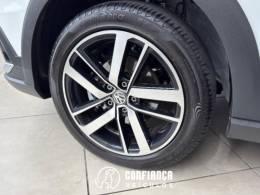 VOLKSWAGEN - FOX - 2021/2022 - Branca - R$ 74.900,00