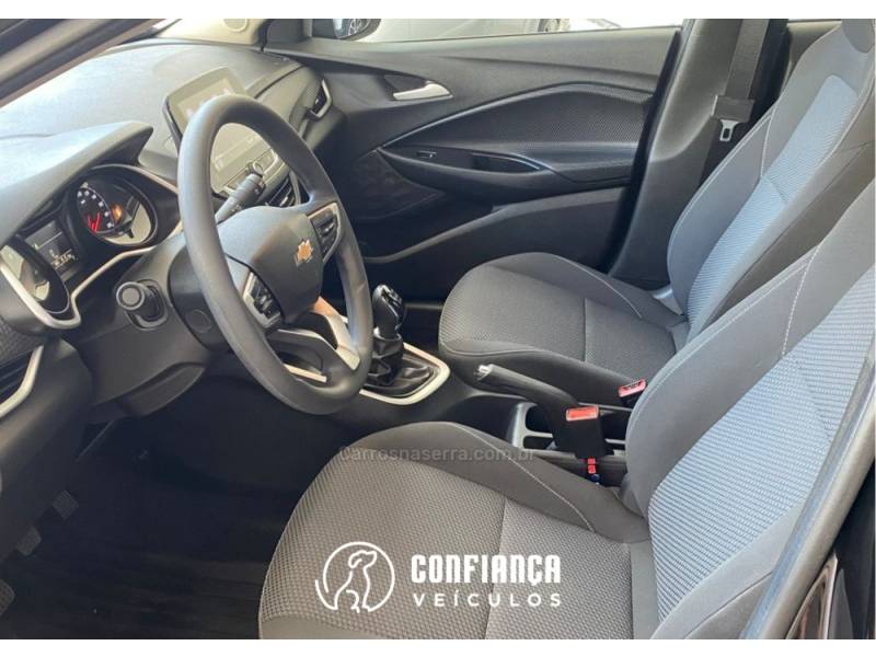 CHEVROLET - ONIX - 2023/2023 - Preta - R$ 78.900,00