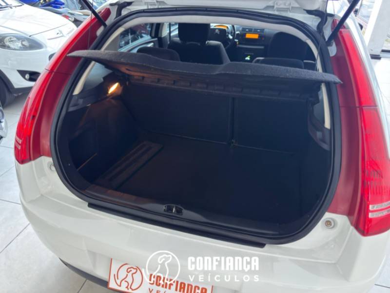 CITROËN - C4 - 2013/2014 - Branca - R$ 39.900,00