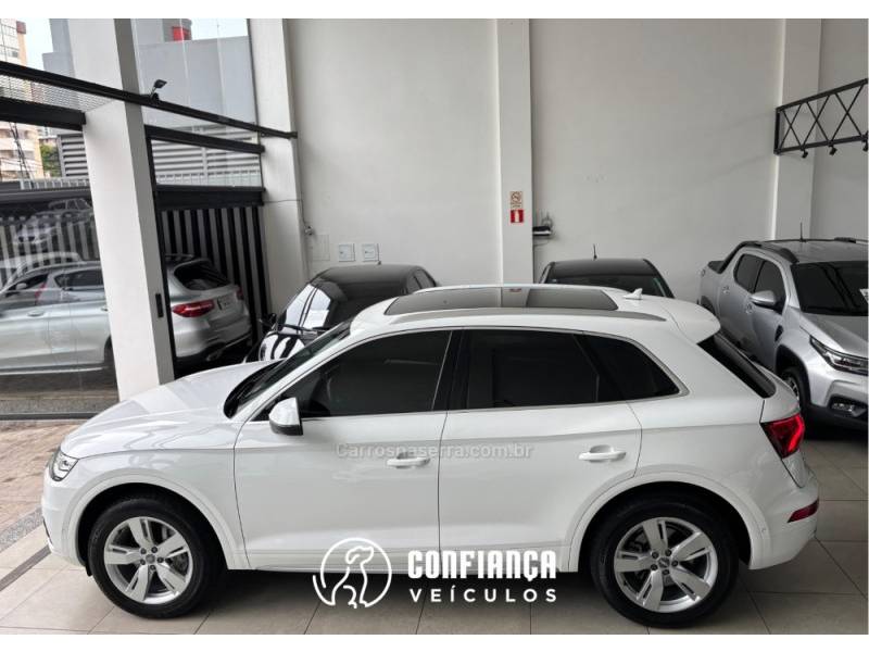 AUDI - Q5 - 2019/2019 - Branca - R$ 204.900,00