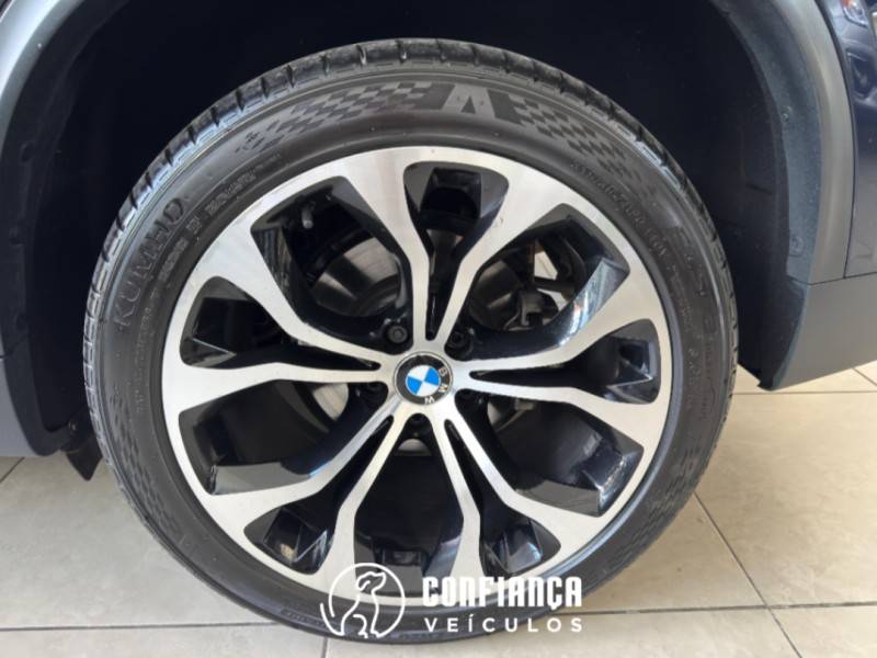 BMW - X5 - 2017/2018 - Azul - R$ 195.900,00