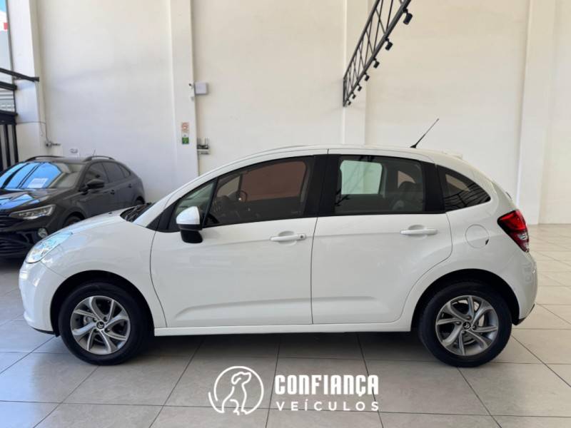 CITROËN - C3 - 2014/2015 - Branca - R$ 43.900,00