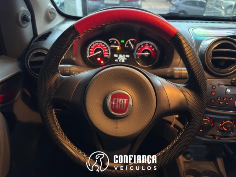 FIAT - PALIO - 2013/2013 - Branca - R$ 42.900,00