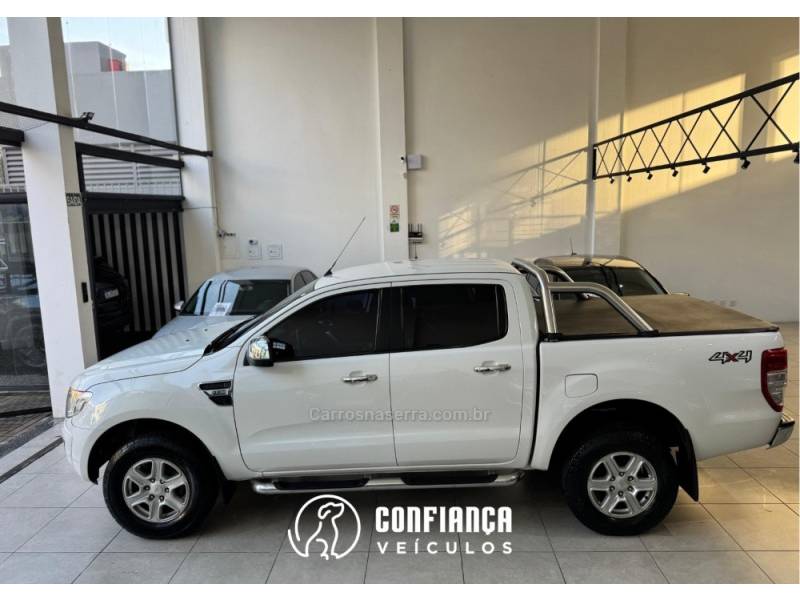 FORD - RANGER - 2012/2013 - Branca - R$ 99.900,00