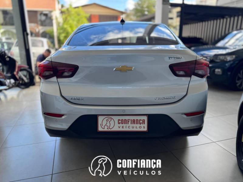CHEVROLET - ONIX - 2022/2023 - Prata - R$ 87.900,00