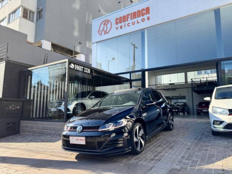 VOLKSWAGEN - GOLF - 2019/2019 - Preta - R$ 219.900,00