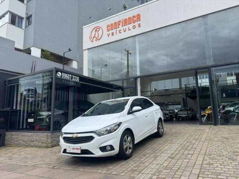 CHEVROLET - PRISMA - 2016/2017 - Branca - R$ 59.900,00