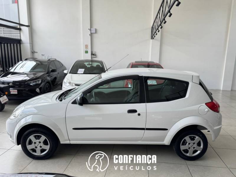 FORD - KA - 2008/2009 - Branca - R$ 22.900,00