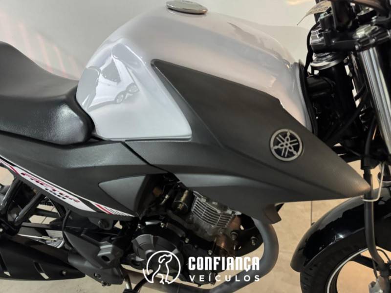 YAMAHA - YBR - 2022/2023 - Branca - R$ 16.200,00