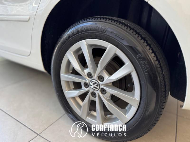 VOLKSWAGEN - SPACEFOX - 2012/2013 - Branca - R$ 39.900,00