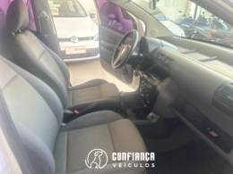 VOLKSWAGEN - FOX - 2006/2007 - Branca - R$ 21.900,00