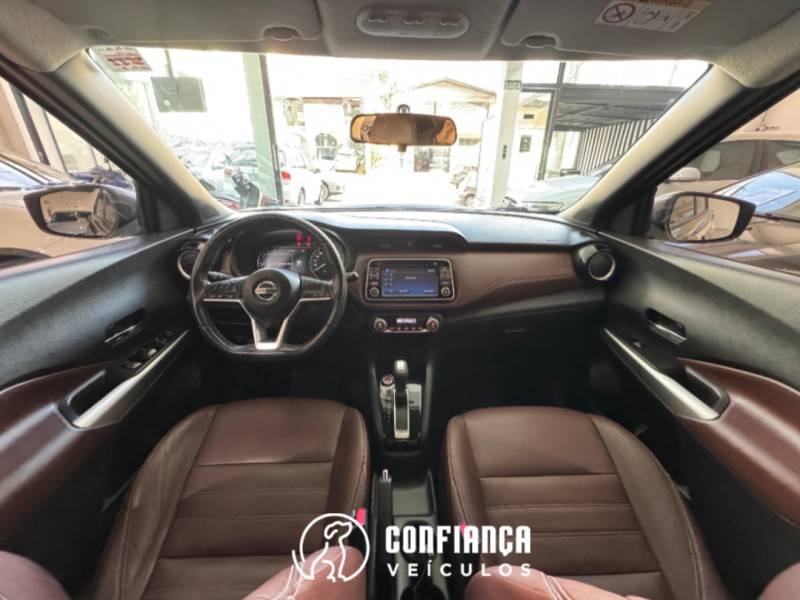 NISSAN - KICKS - 2016/2017 - Cinza - R$ 83.900,00