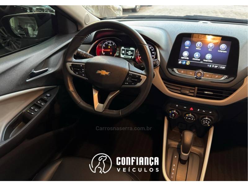 CHEVROLET - ONIX - 2022/2023 - Preta - R$ 92.900,00
