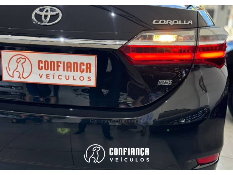 TOYOTA - COROLLA - 2018/2019 - Preta - R$ 115.900,00