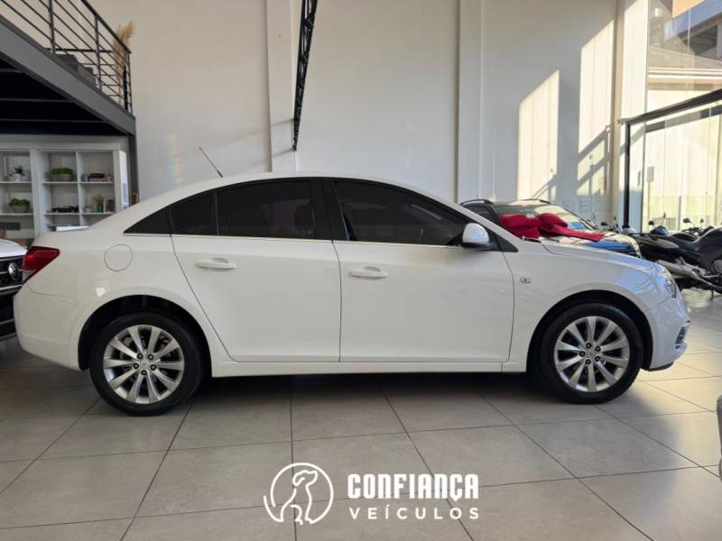 CHEVROLET - CRUZE - 2015/2015 - Branca - R$ 65.900,00