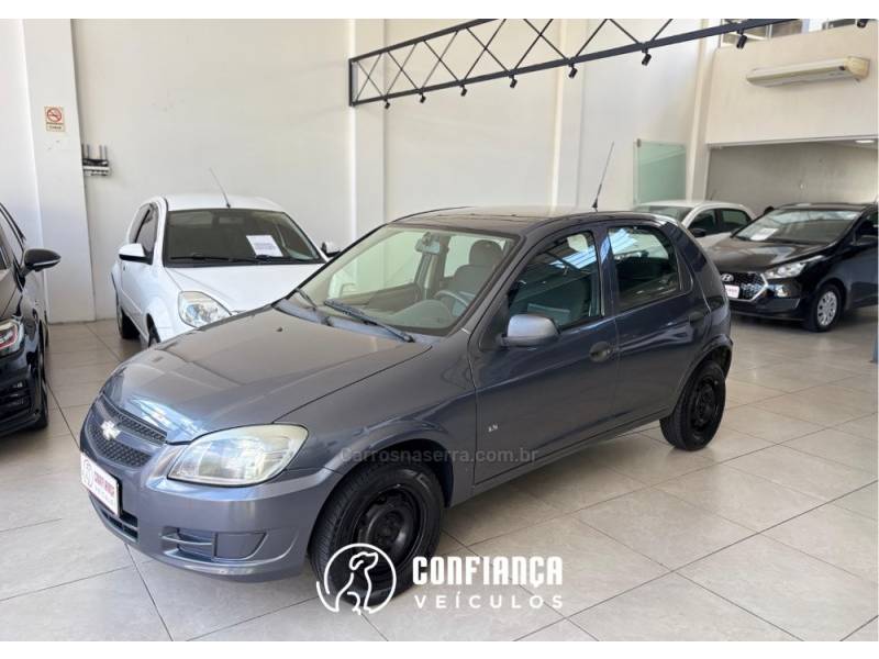 CHEVROLET - CELTA - 2011/2012 - Cinza - R$ 24.900,00