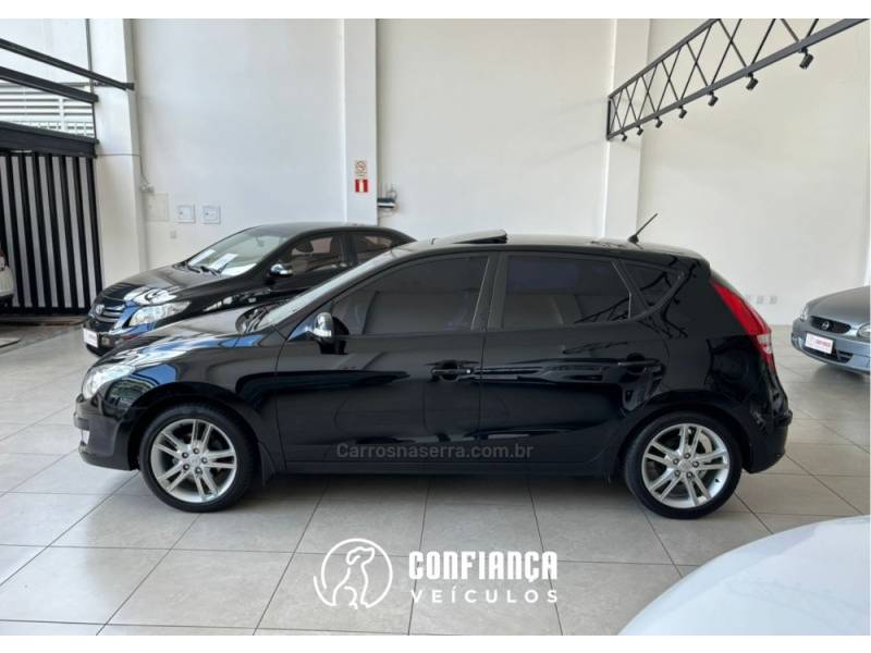 HYUNDAI - I30 - 2011/2012 - Preta - R$ 46.900,00