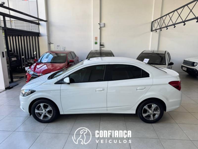 CHEVROLET - PRISMA - 2016/2017 - Branca - R$ 59.900,00
