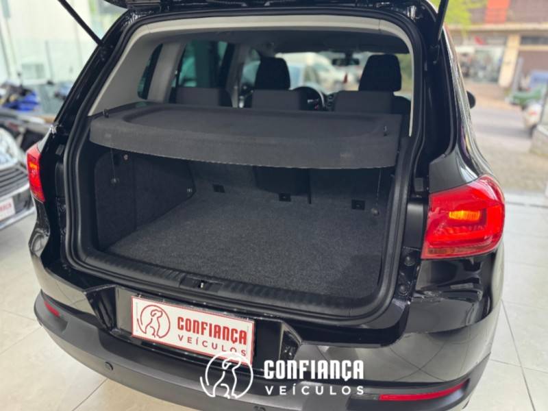 VOLKSWAGEN - TIGUAN - 2012/2012 - Preta - R$ 59.900,00