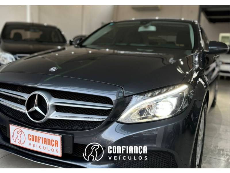 MERCEDES-BENZ - C 180 - 2015/2016 - Cinza - R$ 112.900,00