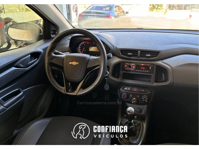 CHEVROLET - ONIX - 2020/2021 - Branca - R$ 59.900,00