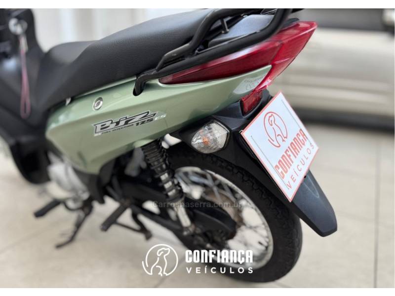 HONDA - BIZ 125 - 2011/2011 - Verde - R$ 10.790,00