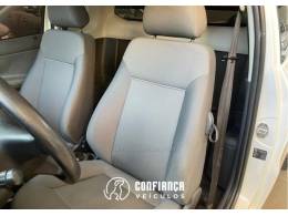 VOLKSWAGEN - SAVEIRO - 2010/2011 - Branca - R$ 37.900,00