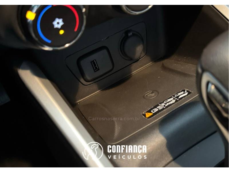 CHEVROLET - ONIX - 2022/2023 - Preta - R$ 92.900,00