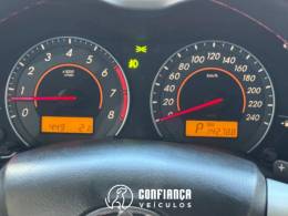 TOYOTA - COROLLA - 2013/2014 - Prata - R$ 74.900,00