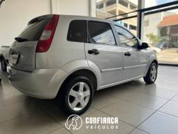 FORD - FIESTA - 2002/2003 - Prata - R$ 19.900,00