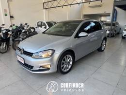 VOLKSWAGEN - GOLF - 2015/2015 - Prata - R$ 76.900,00