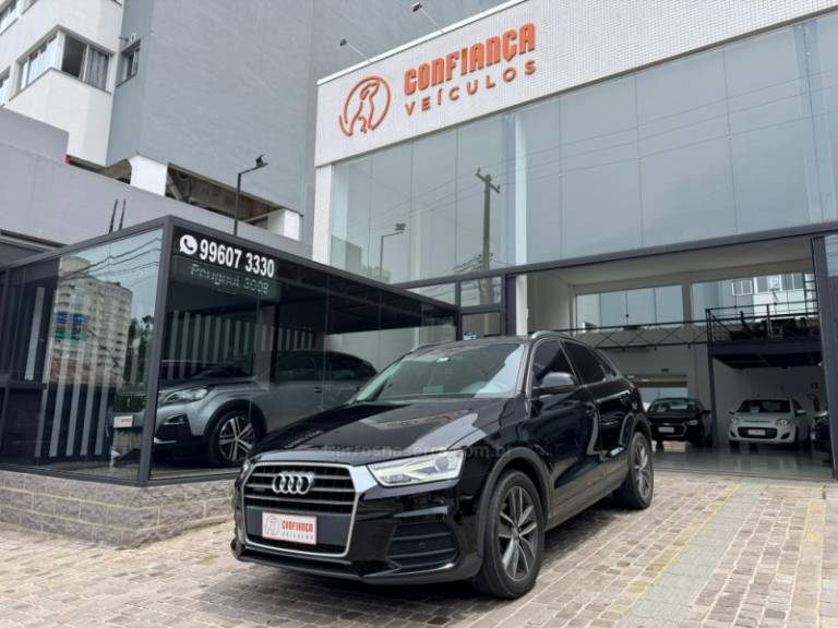 AUDI - Q3 - 2017/2018 - Preta - R$ 134.900,00