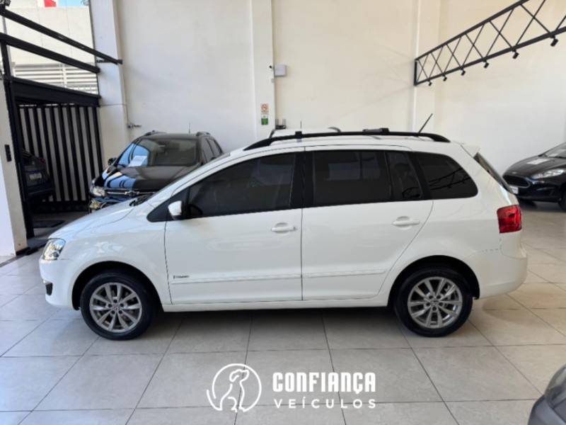 VOLKSWAGEN - SPACEFOX - 2012/2013 - Branca - R$ 39.900,00