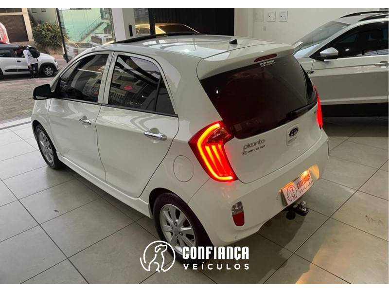 KIA MOTORS - PICANTO - 2012/2013 - Branca - R$ 46.490,00