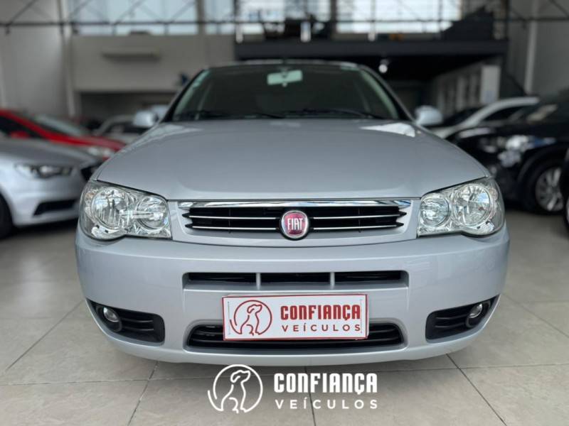 FIAT - PALIO - 2014/2015 - Prata - R$ 35.900,00