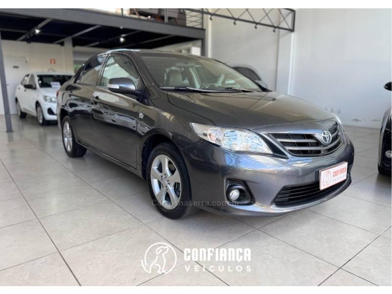 TOYOTA - COROLLA - 2011/2012 - Cinza - R$ 64.900,00