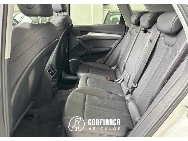 AUDI - Q5 - 2019/2019 - Branca - R$ 204.900,00