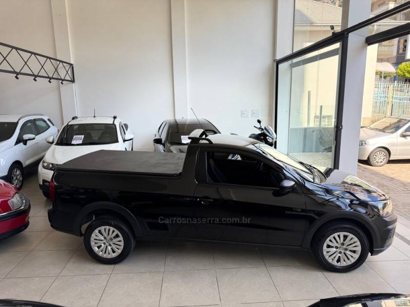 VOLKSWAGEN - SAVEIRO - 2020/2021 - Preta - R$ 63.900,00