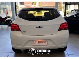 CHEVROLET - ONIX - 2020/2021 - Branca - R$ 59.900,00