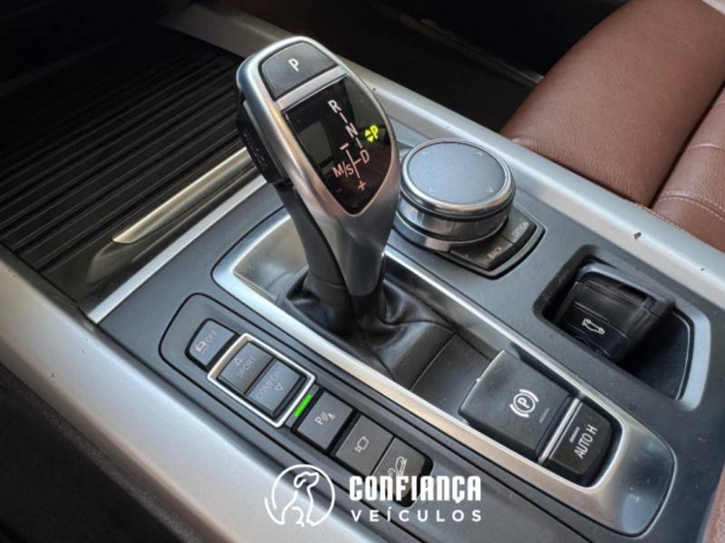 BMW - X5 - 2017/2018 - Azul - R$ 215.900,00