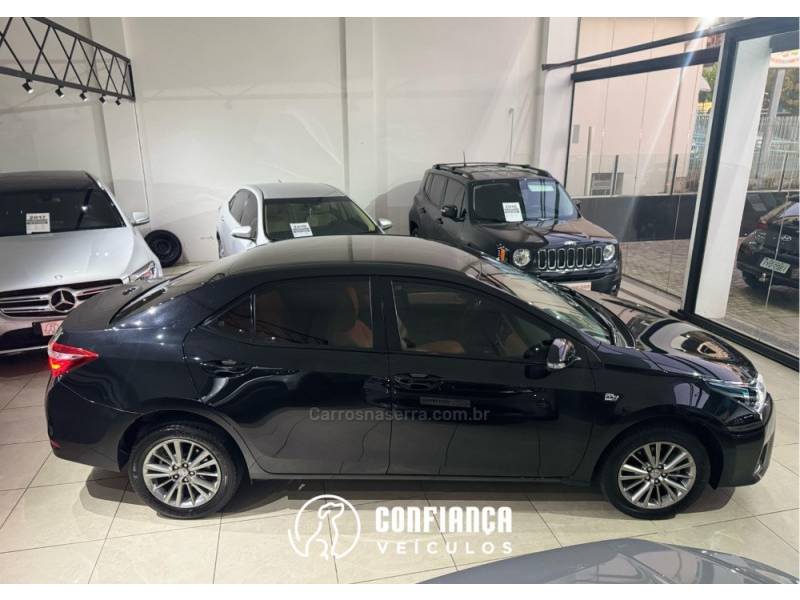 TOYOTA - COROLLA - 2016/2016 - Preta - R$ 87.900,00